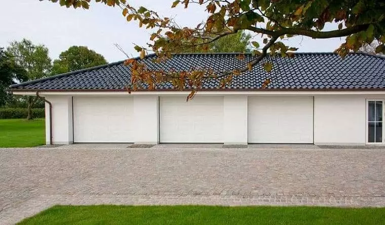 Секционные гаражные ворота серии Trend